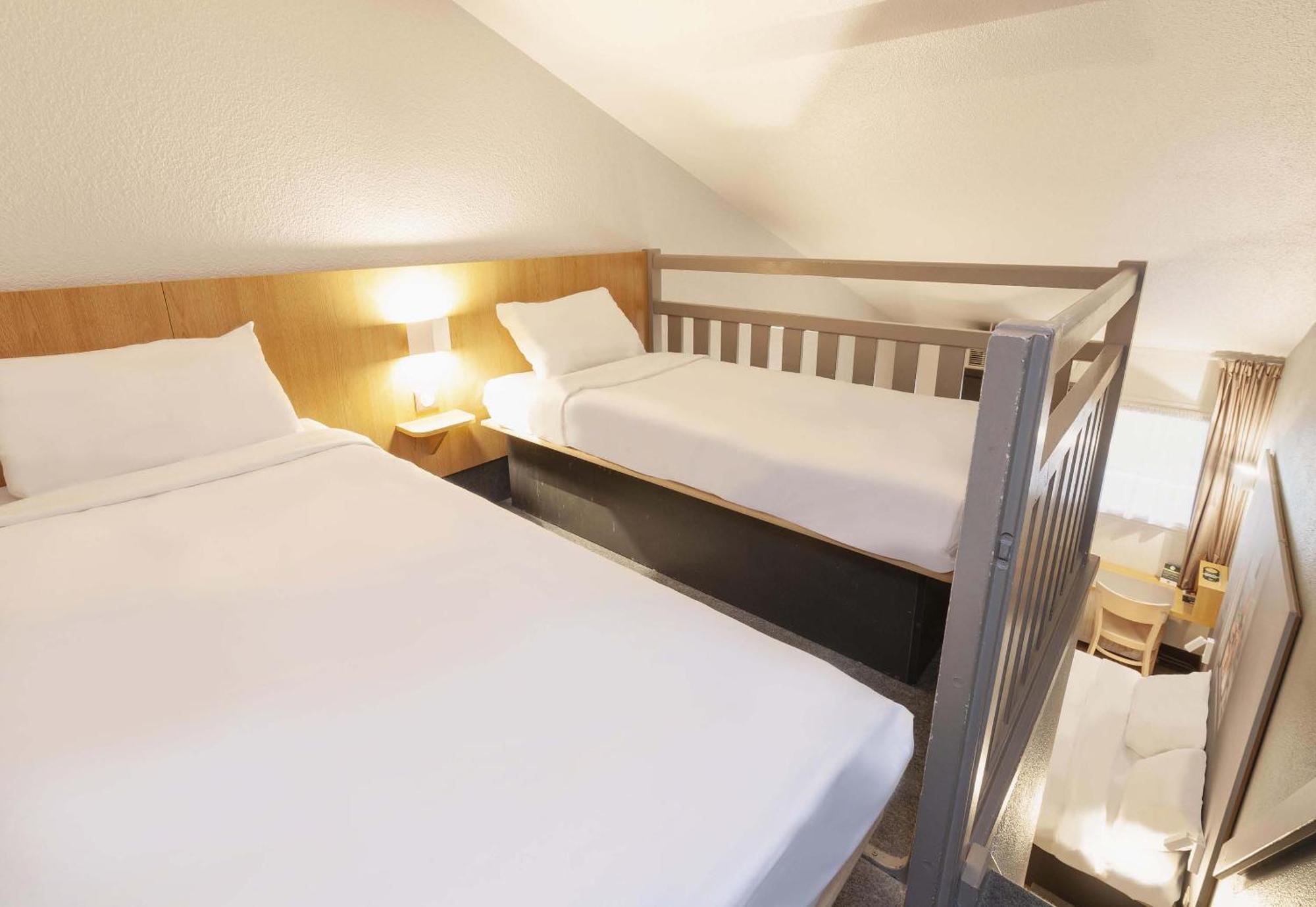 B&B Hotel Бейонн Экстерьер фото