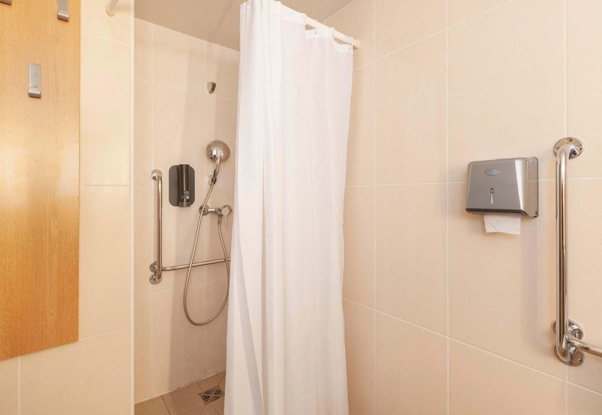 B&B Hotel Бейонн Экстерьер фото